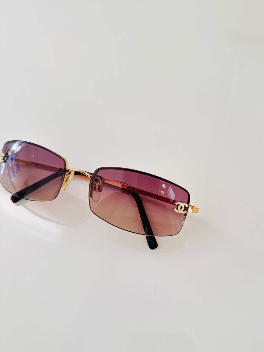 Extremely RARE 🍒 Chanel Vintage Gold crystal Swarovski rimless sunglasses - Picture 8 of 9